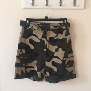 Fashion Nova Belted Camo Shorts, Medium